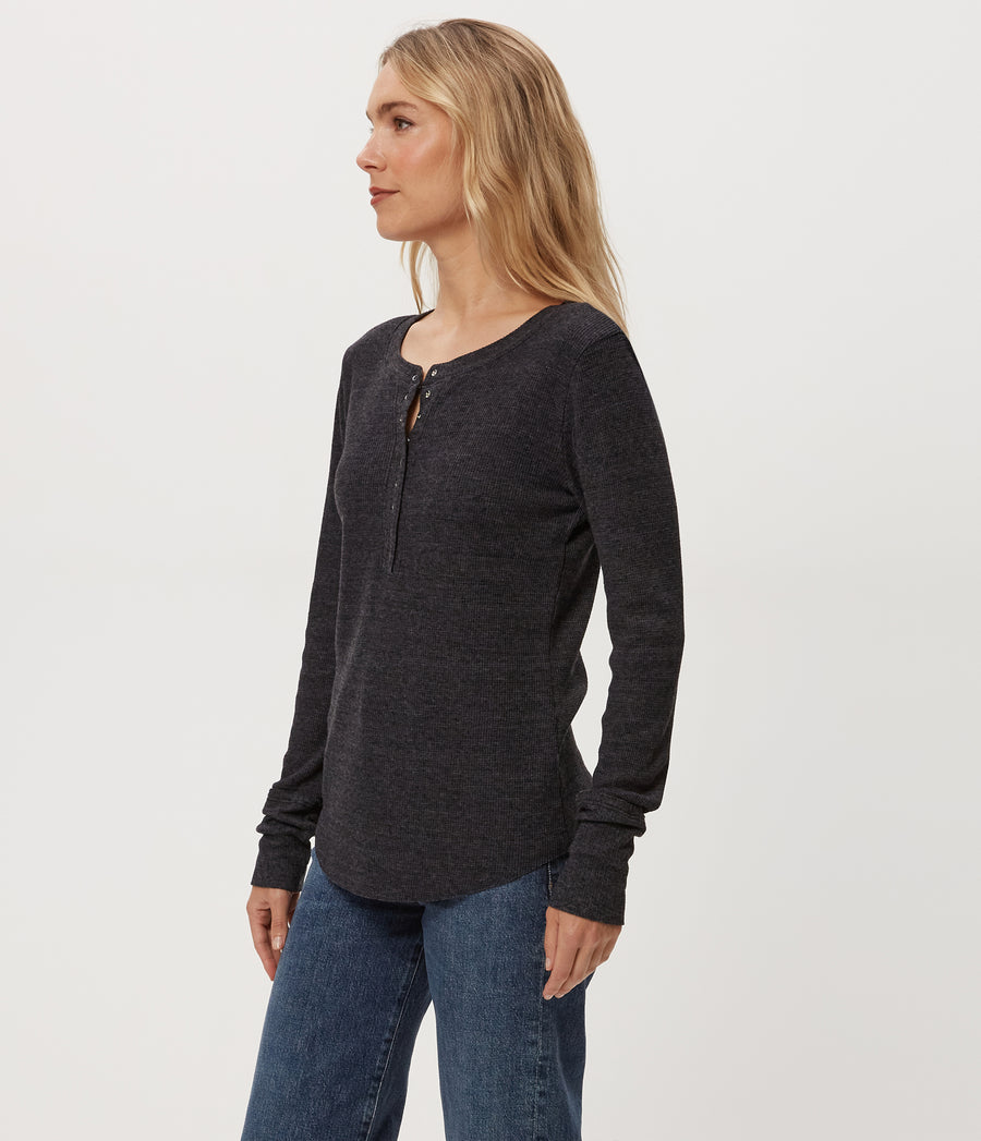Regan Thermal Henley Tee in Charcoal Grey Close Up View #CHARCOAL