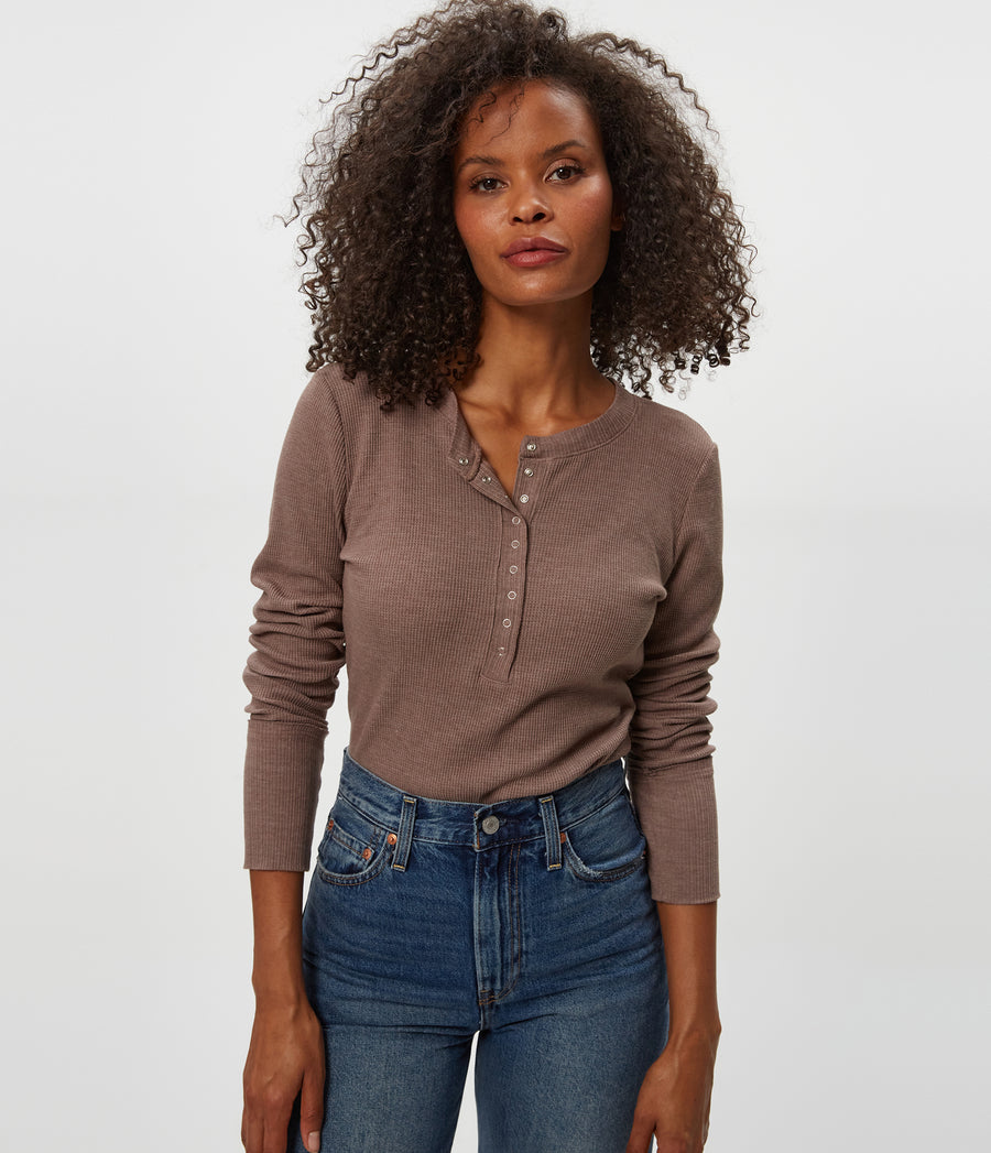 Regan Thermal Henley Tee in Cobblestone Brown Close Up View #COBBLESTONE