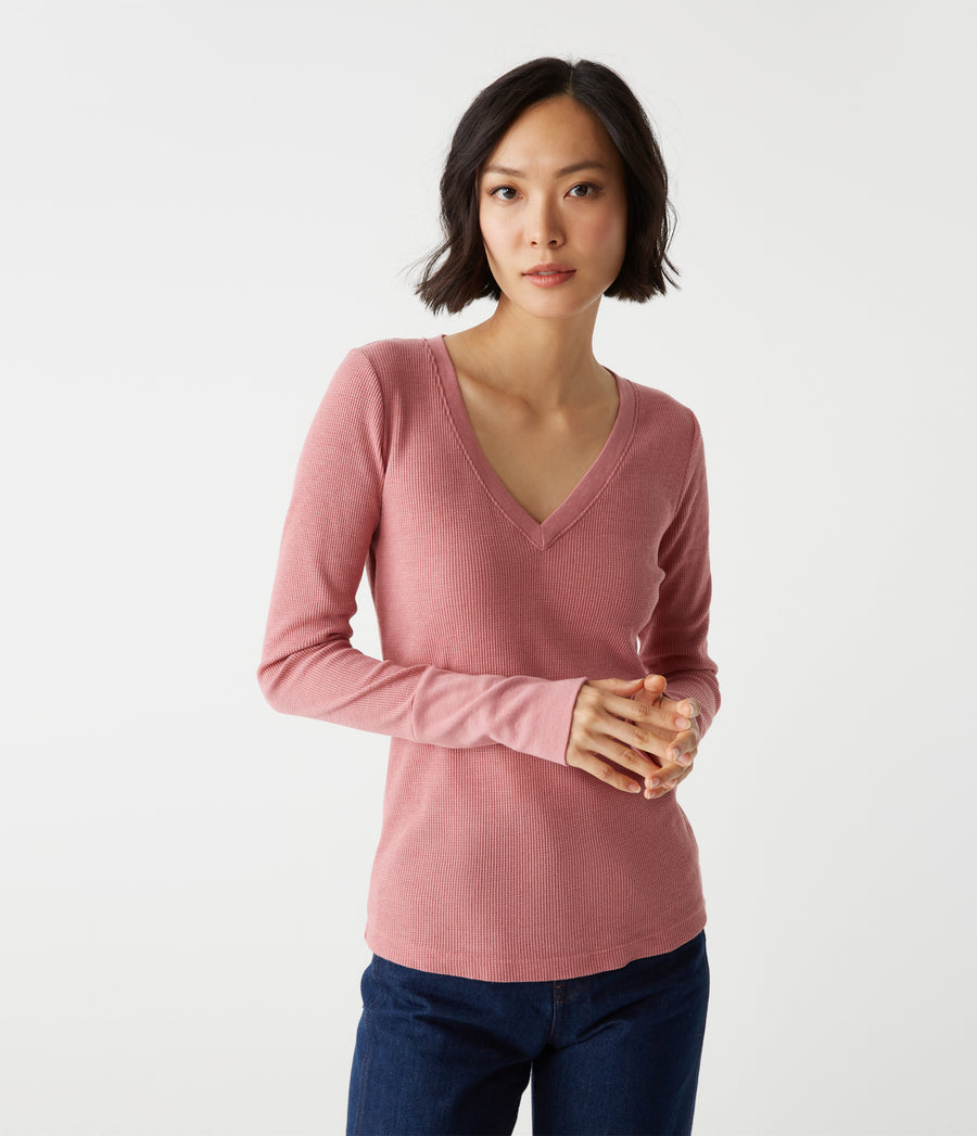 Romeo Thermal V-Neck Tee in Berrywood Pink Close Up View #BERRYWOOD