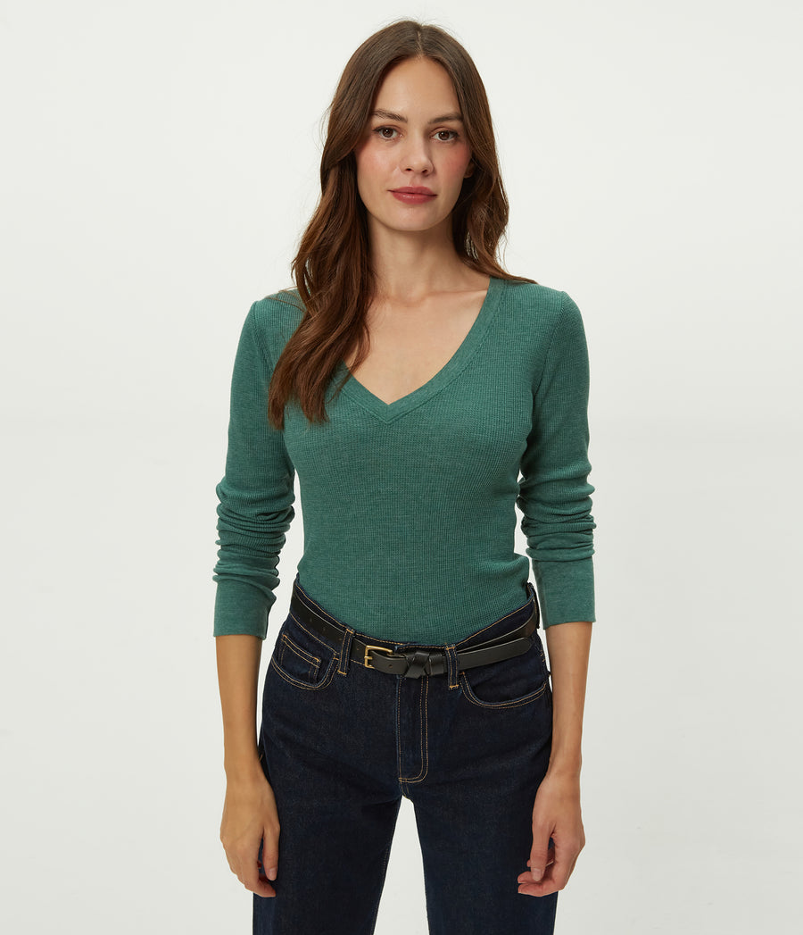 Romeo Thermal V-Neck Tee in Emerald GREEN Close up View #EMERALD