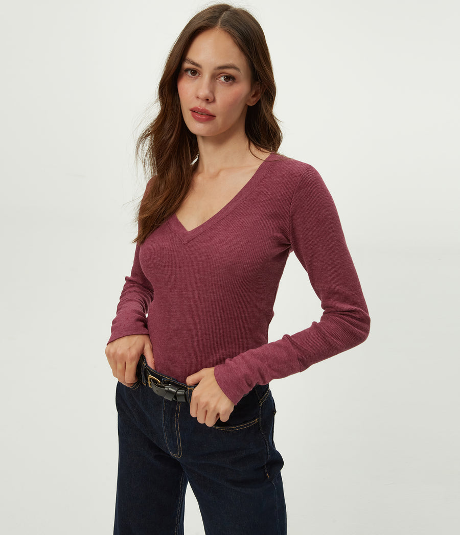 Romeo Thermal V-Neck Tee in Garnet Red Close Up View #GARNET