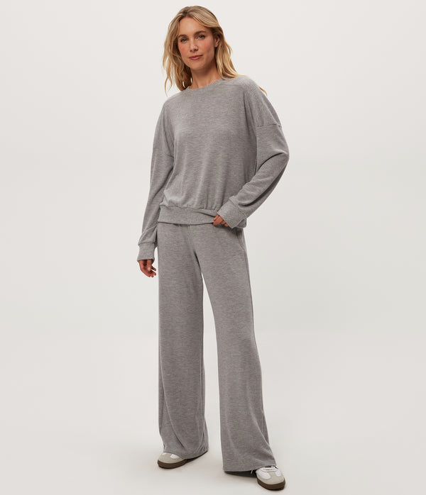 Jones Wide Leg Pant in Heather Grey Grey Close Up View #HEATHER GREY