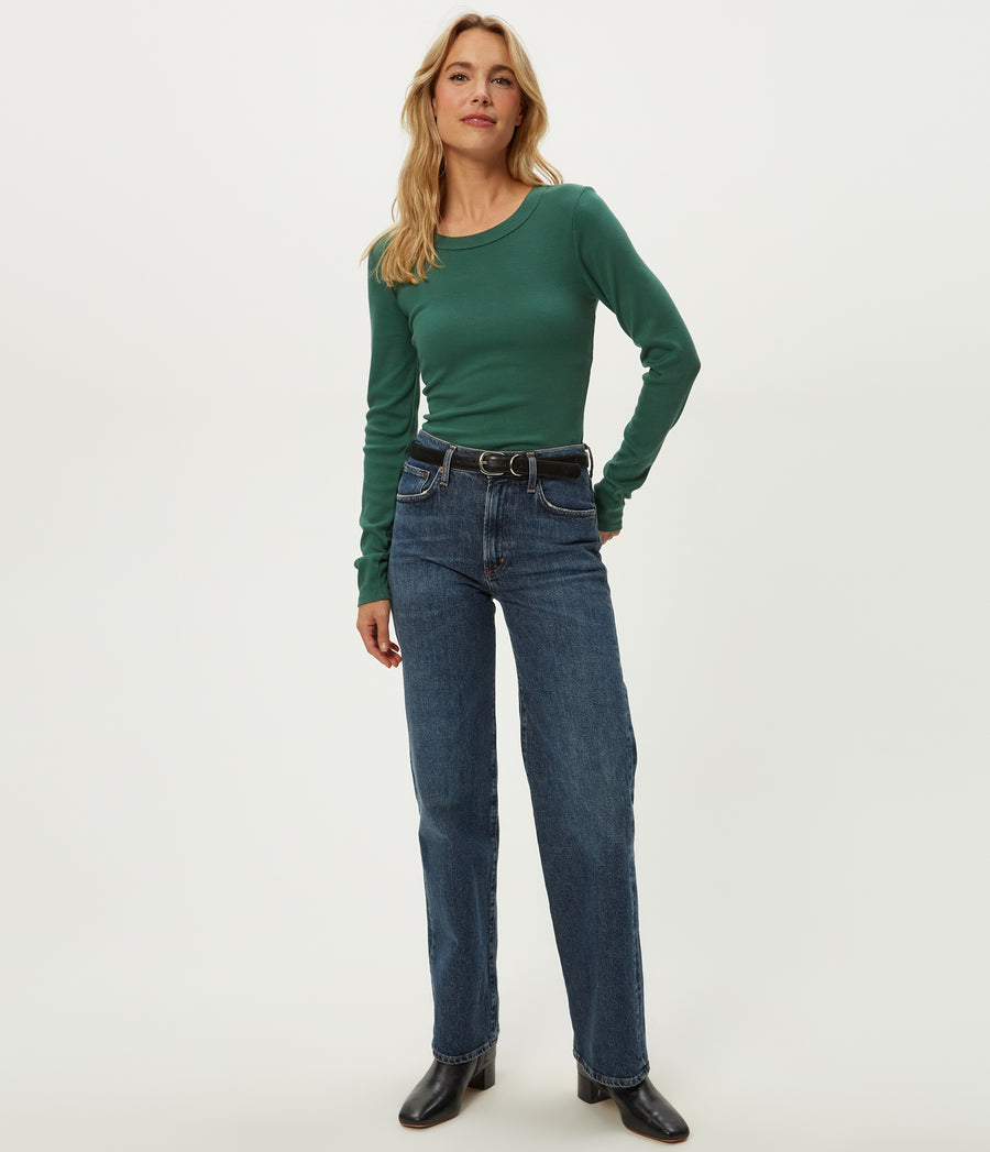 Zola Ribbed Tee in Emerald GREEN Full Body View #EMERALD