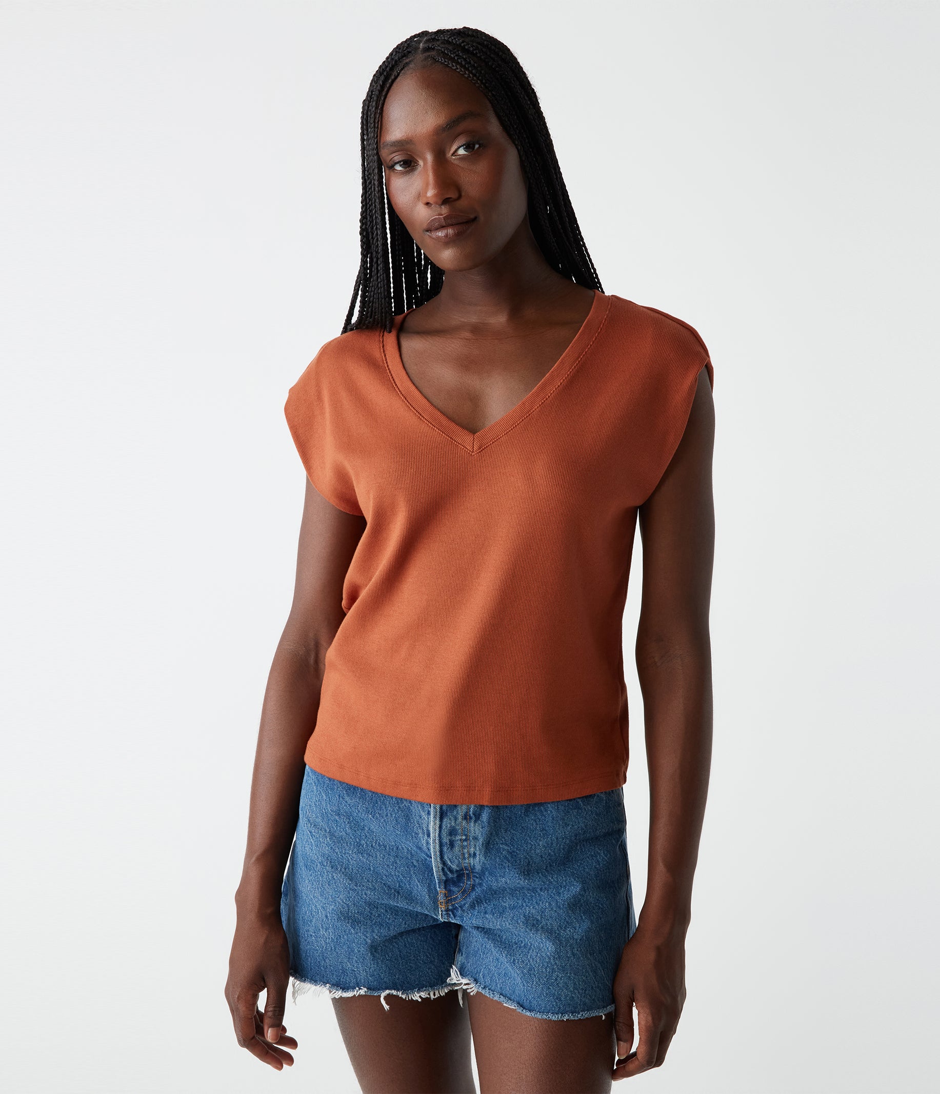(取寄) マイケル スターズ レディース タティ V-ネック パワー ショルダー トップ Michael Stars women Tati V-Neck Power Shoulder Top Black Tati Power Shoulder Top