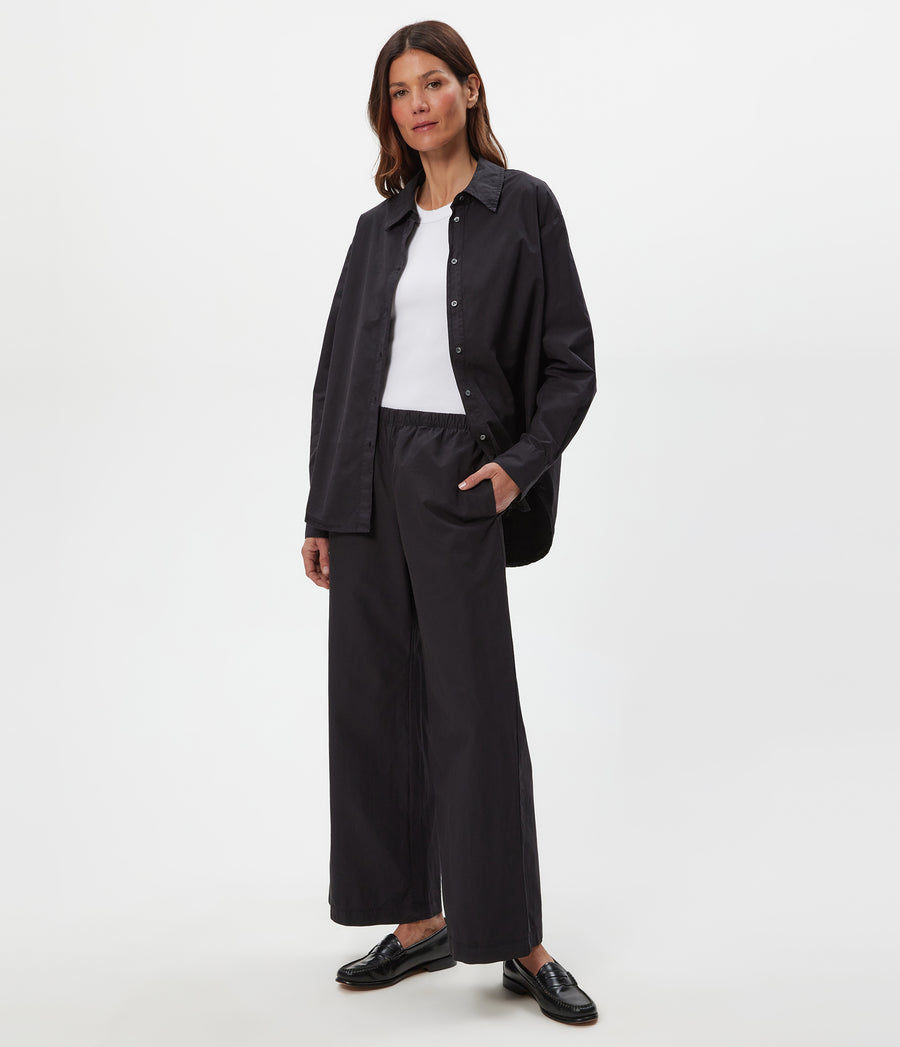 Taylor Wide Leg Pant in Black Close up View #BLACK