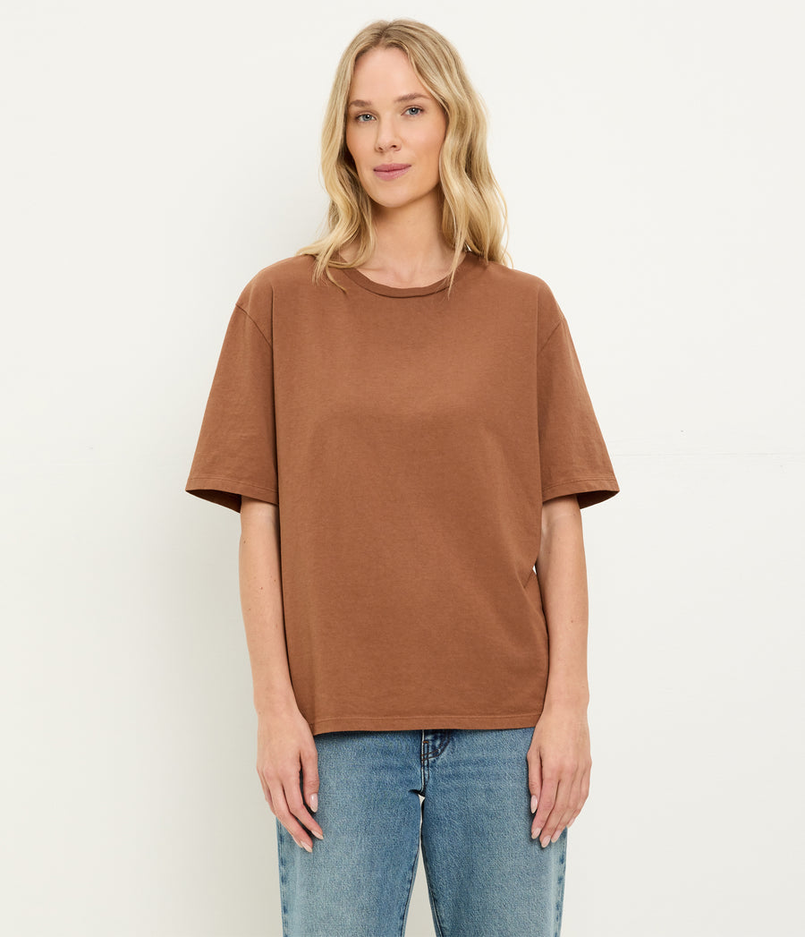 Kennedy Boyfriend Tee in BARK BROWN Close up View #BARK
