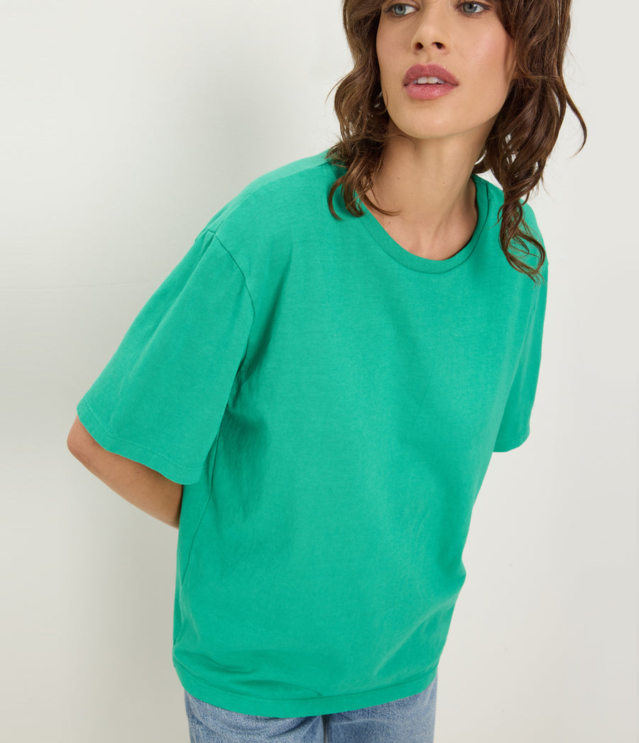 Kennedy Boyfriend Tee in MALDIVES Green Close up View #MALDIVES