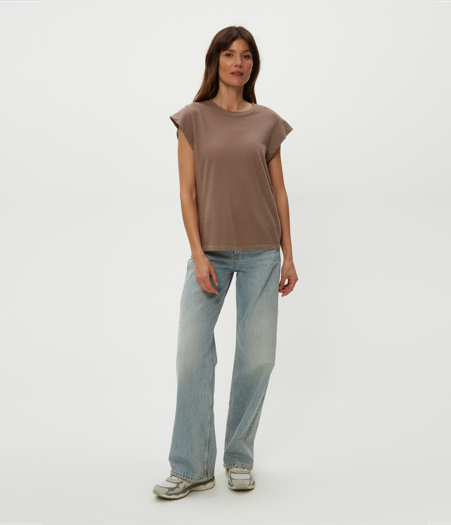 Joey Power Shoulder Tee in Cobblestone  Full Body View #COBBLESTONE