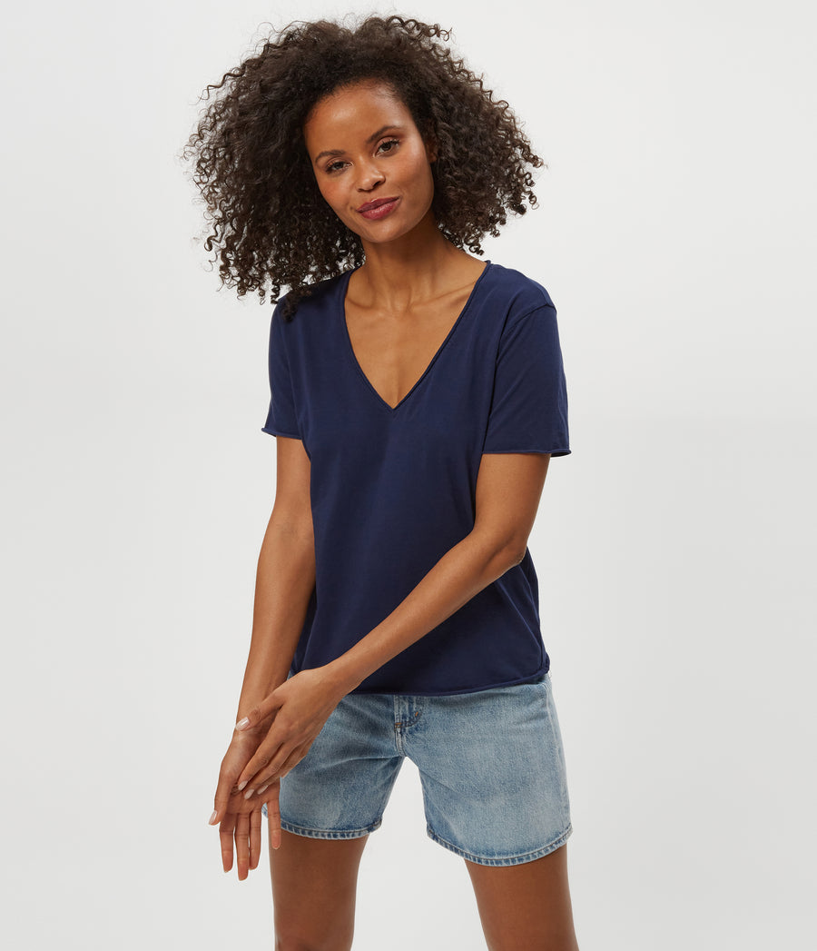 VERA TEE in Nocturnal Blue Close up View #NOCTURNAL