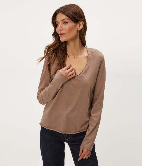 Kailee V-Neck Long Sleeve Tee in Cobblestone Brown Side View #COBBLESTONE