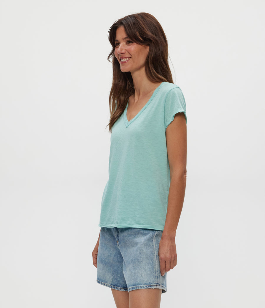 Baxter V-Neck Tee in SERENE BLUE Side View #SERENE