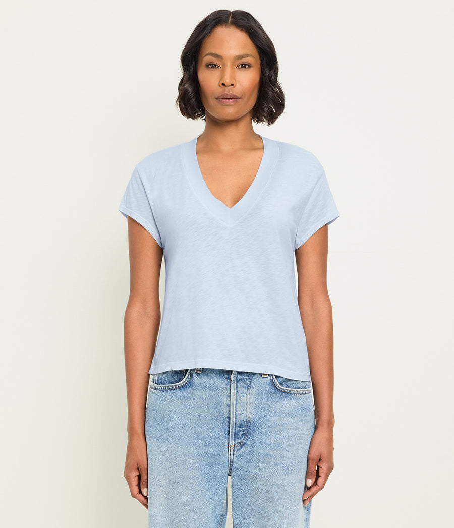 Harlan Cropped V-Neck Tee in SPLASH Blue Close up View #SPLASH