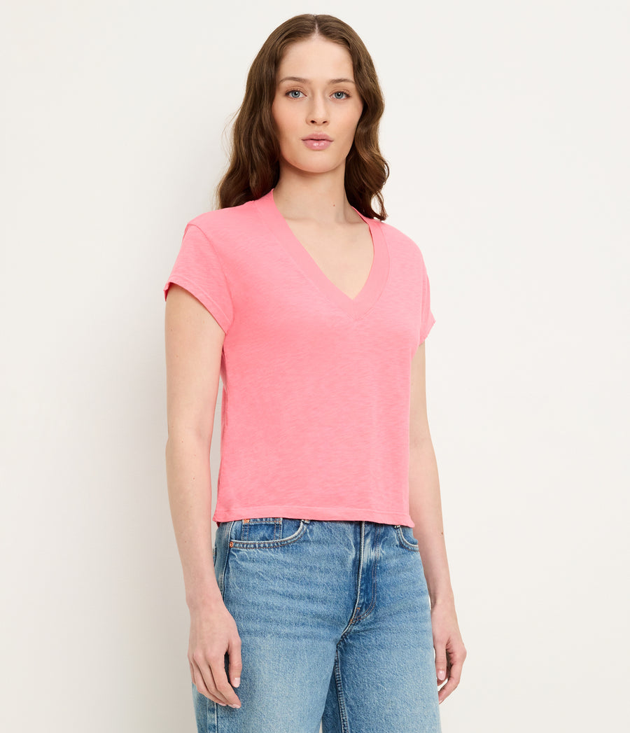 Harlan Cropped V-Neck Tee in DRAGONFRUIT Pink Side View #DRAGONFRUIT