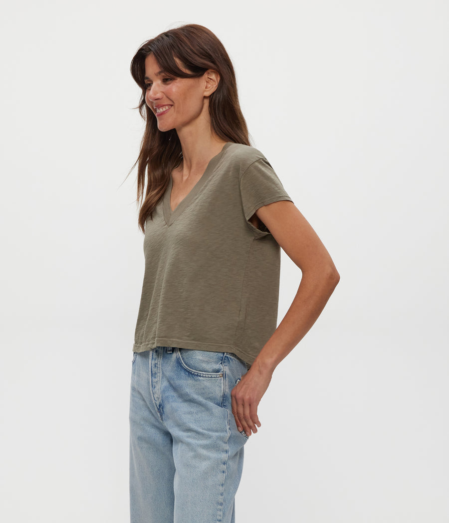Harlan Cropped V-Neck Tee in Olive Green Side View #OLIVE