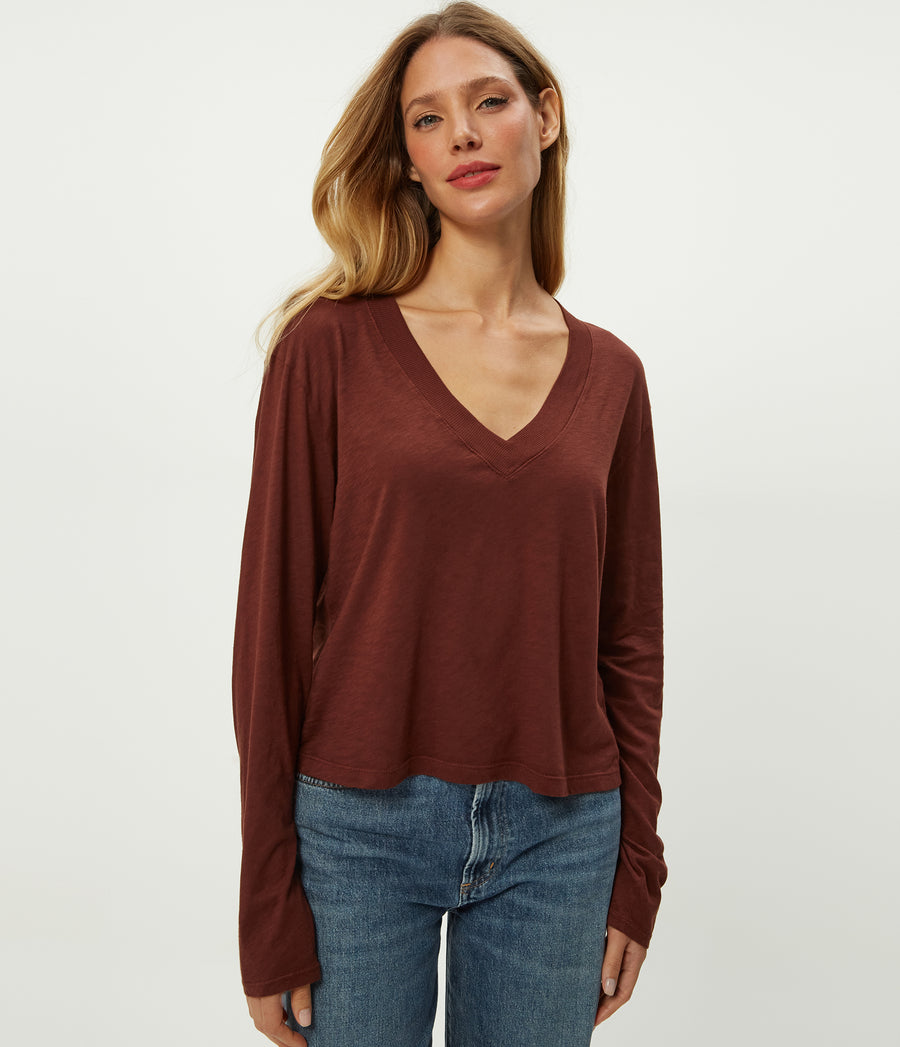 Brea Cropped V-Neck Tee in ESPRESSO Brown Close Up View #ESPRESSO