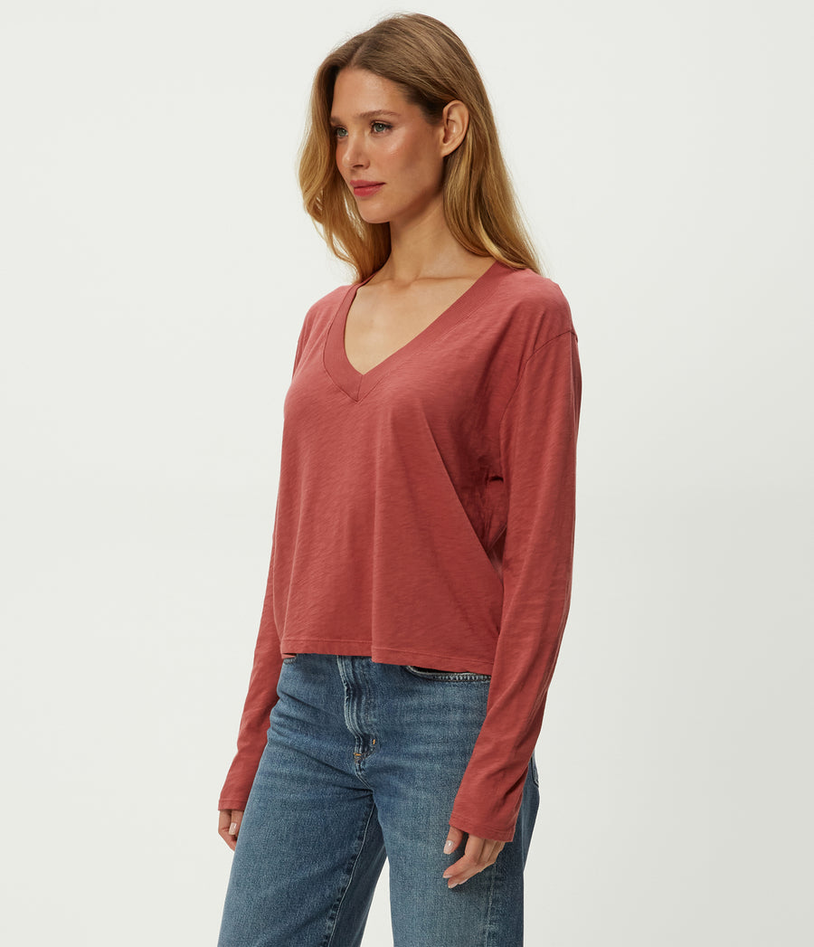 Brea Cropped V-Neck Tee in MUSE ORANGE Combo Side View #MUSE