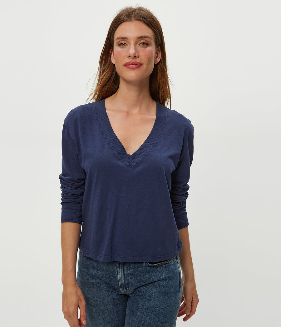 Brea Cropped V-Neck Tee in Nocturnal Blue Close up View  #NOCTURNAL