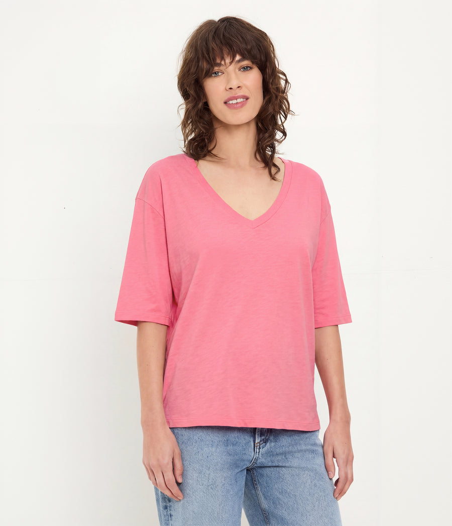 Liam V-Neck Tee in DRAGONFRUIT Pink Full Body View #DRAGONFRUIT