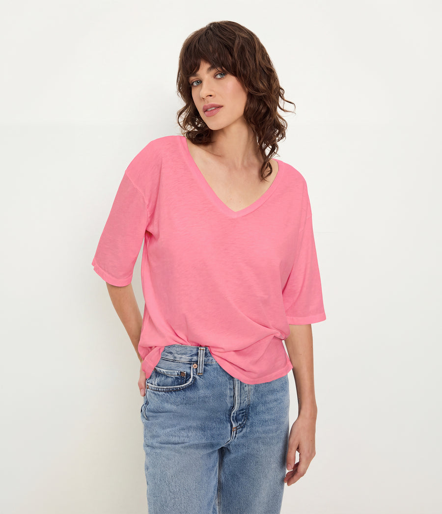 Liam V-Neck Tee in DRAGONFRUIT Pink Close Up View #DRAGONFRUIT