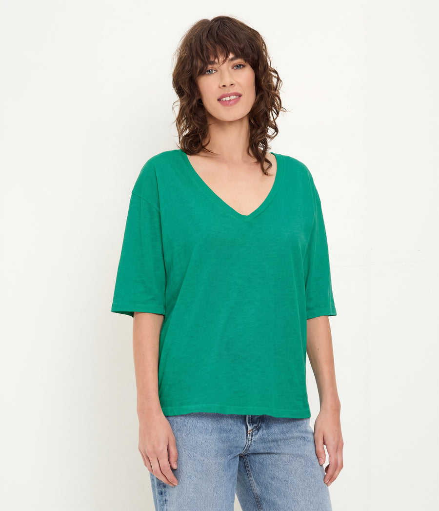 Liam V-Neck Tee in MALDIVES Green Full Body View #MALDIVES