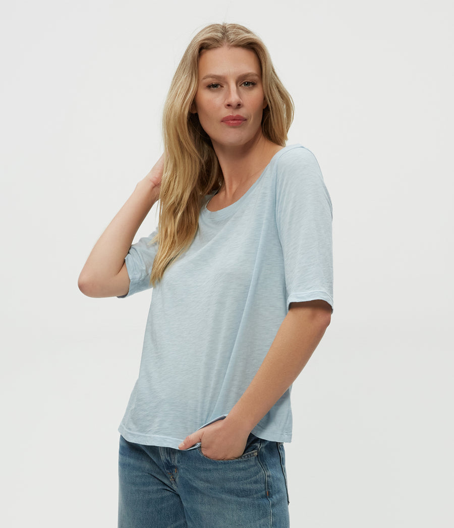 Dua Supima Tee in Fountain Blue Side View #FOUNTAIN