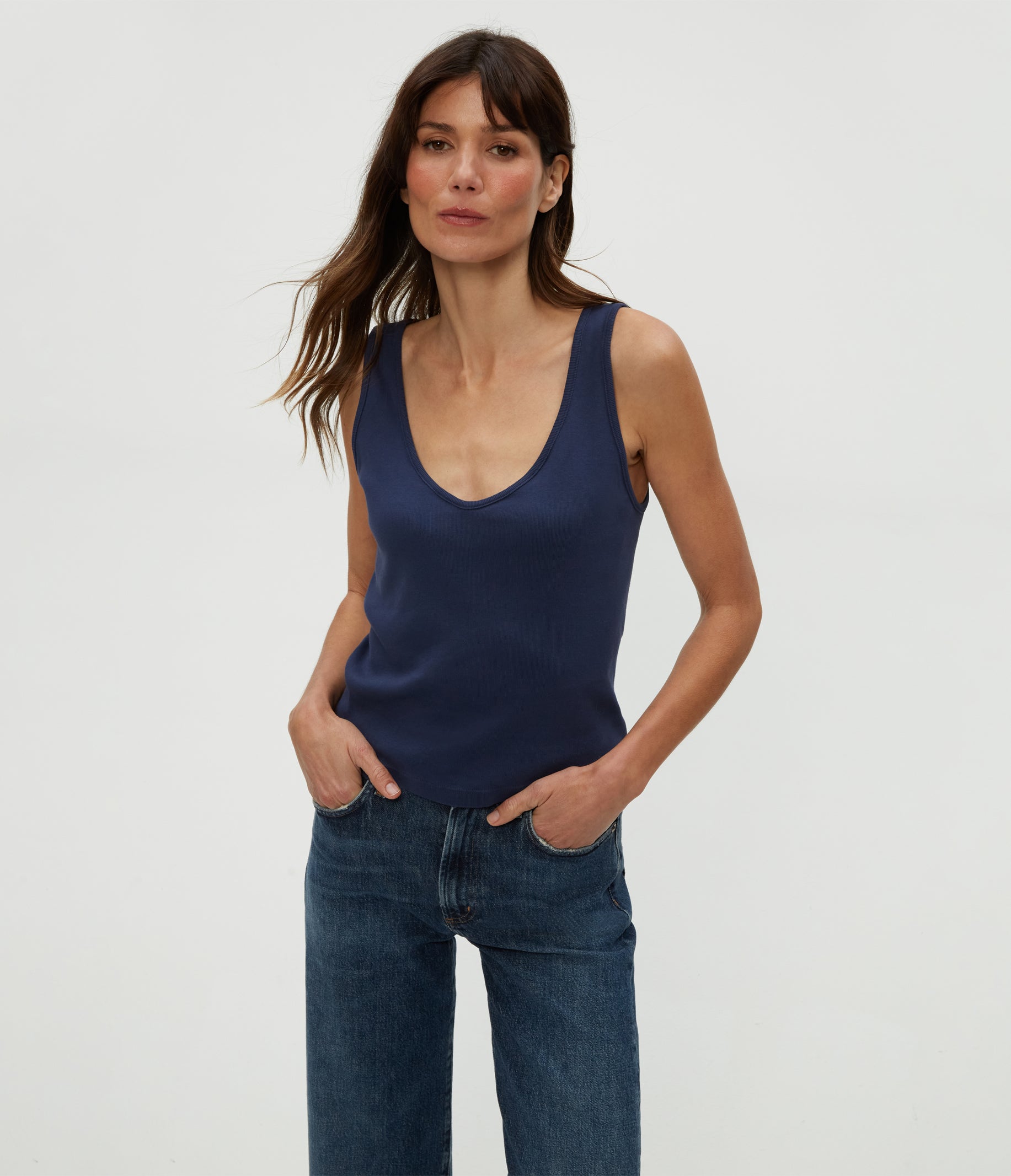 (取寄) マイケル スターズ レディース スローン V-ネック タンク Michael Stars women Sloan V-neck Tank Black Sloan V-Neck Tank