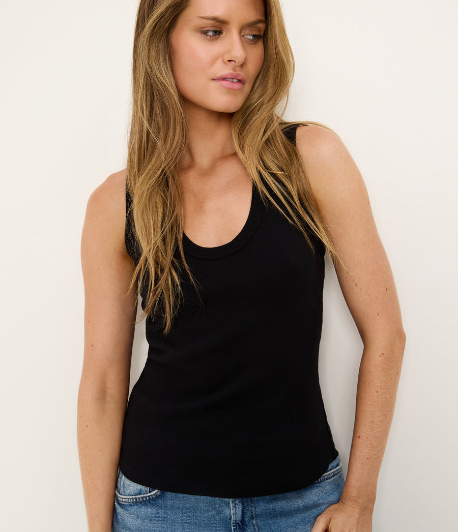 Brynn Scoop Neck Tank in Black Close up View #BLACK