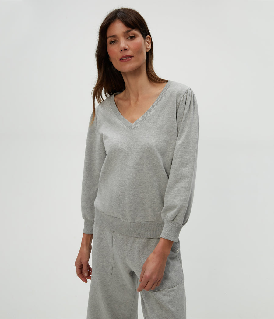 Kit V-Neck Sweatshirt in Heather Grey Grey Close Up View #HEATHER GREY
