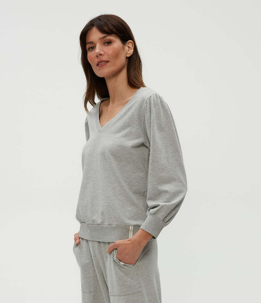 Kit V-Neck Sweatshirt in Heather Grey Grey Side View #HEATHER GREY