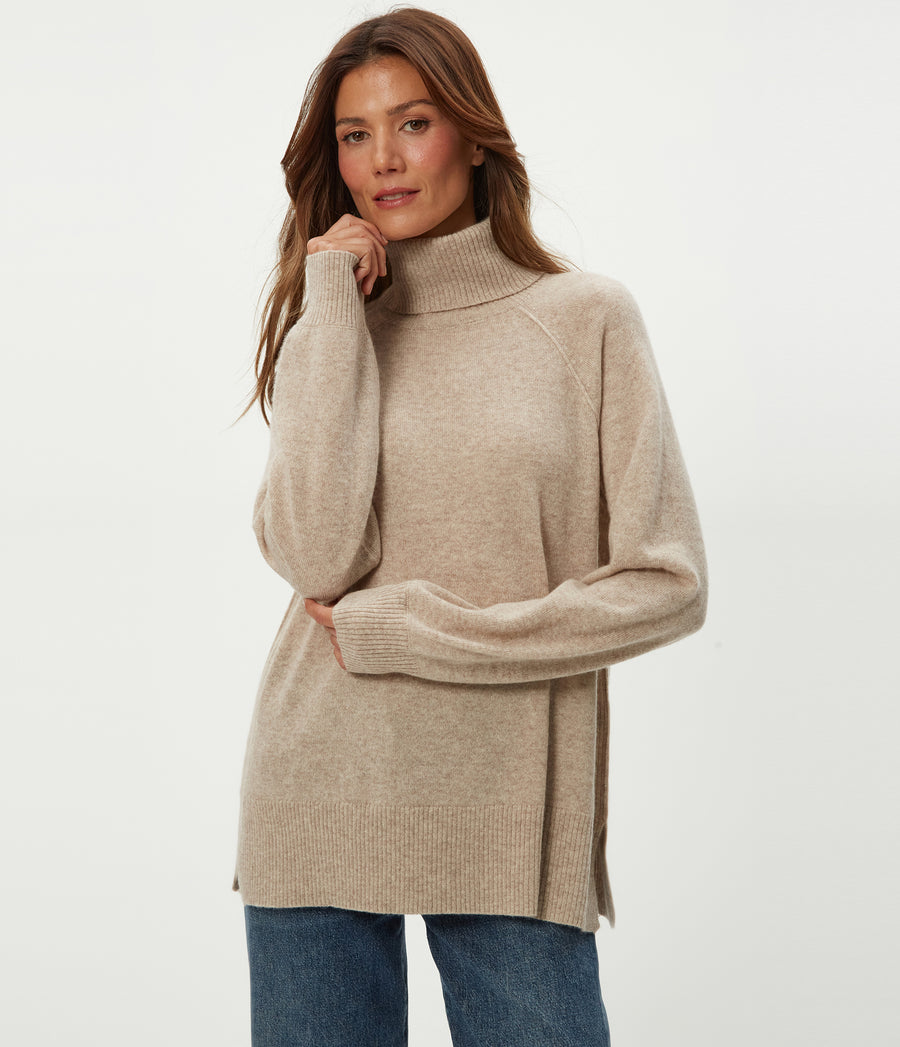 Tegan Cashmere Turtleneck in Heather Oatmeal Beige Close Up View #HEATHER OATMEAL