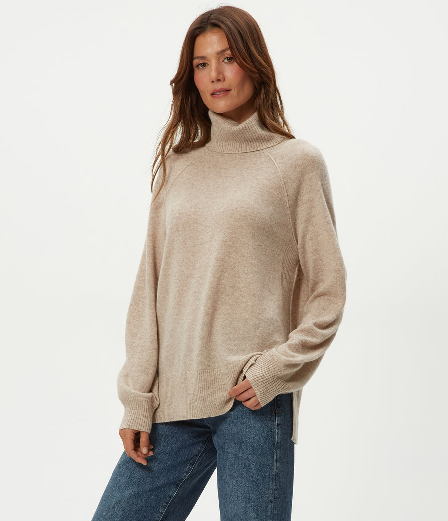 Tegan Cashmere Turtleneck in Heather Oatmeal Beige Close Up View #HEATHER OATMEAL