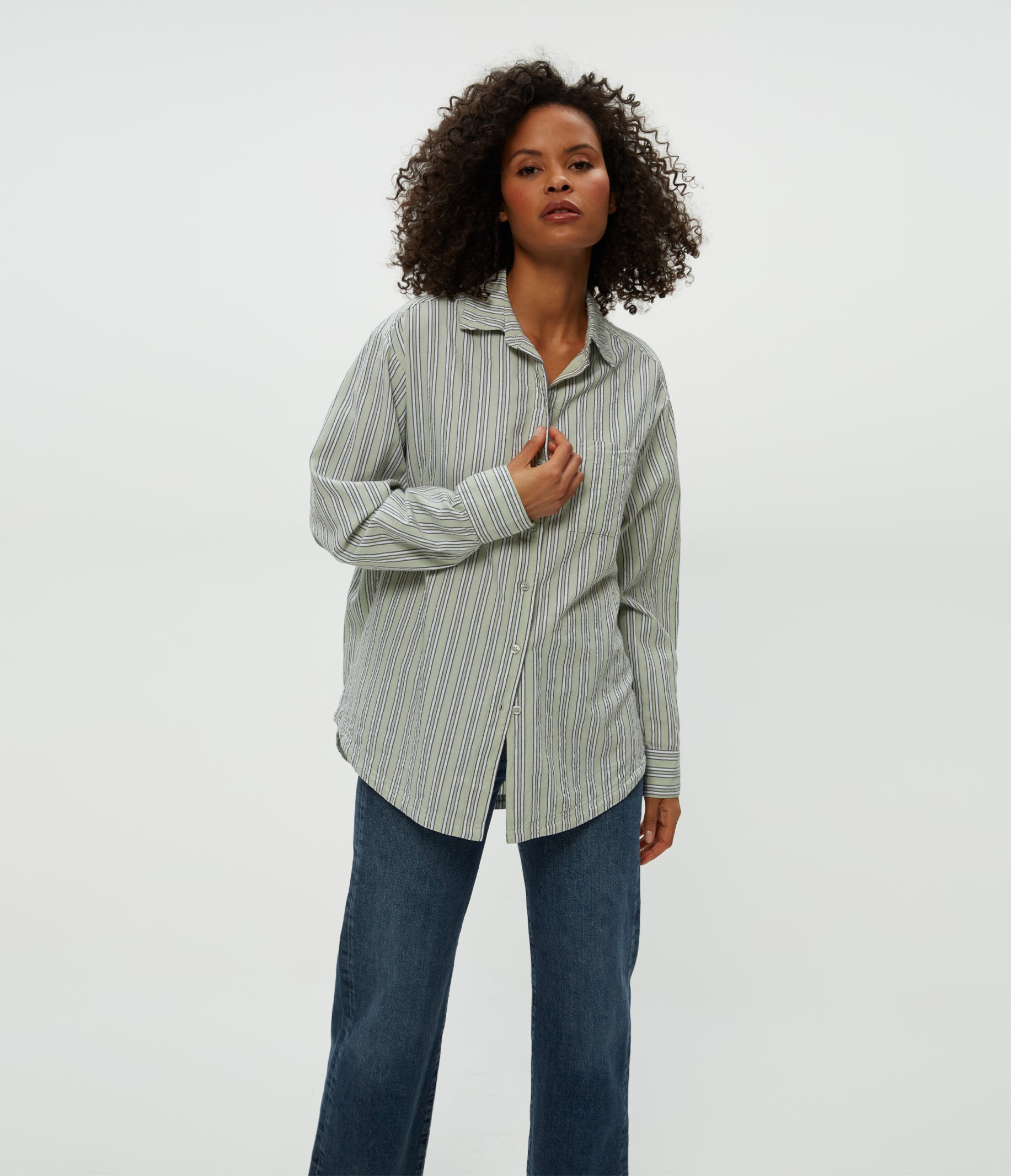 (取寄) マイケル スターズ レディース ビュー オーバーサイズ ボタン ダウン Michael Stars women Beau Oversized Button Down Sachet Stripe Beau Button Down Shirt