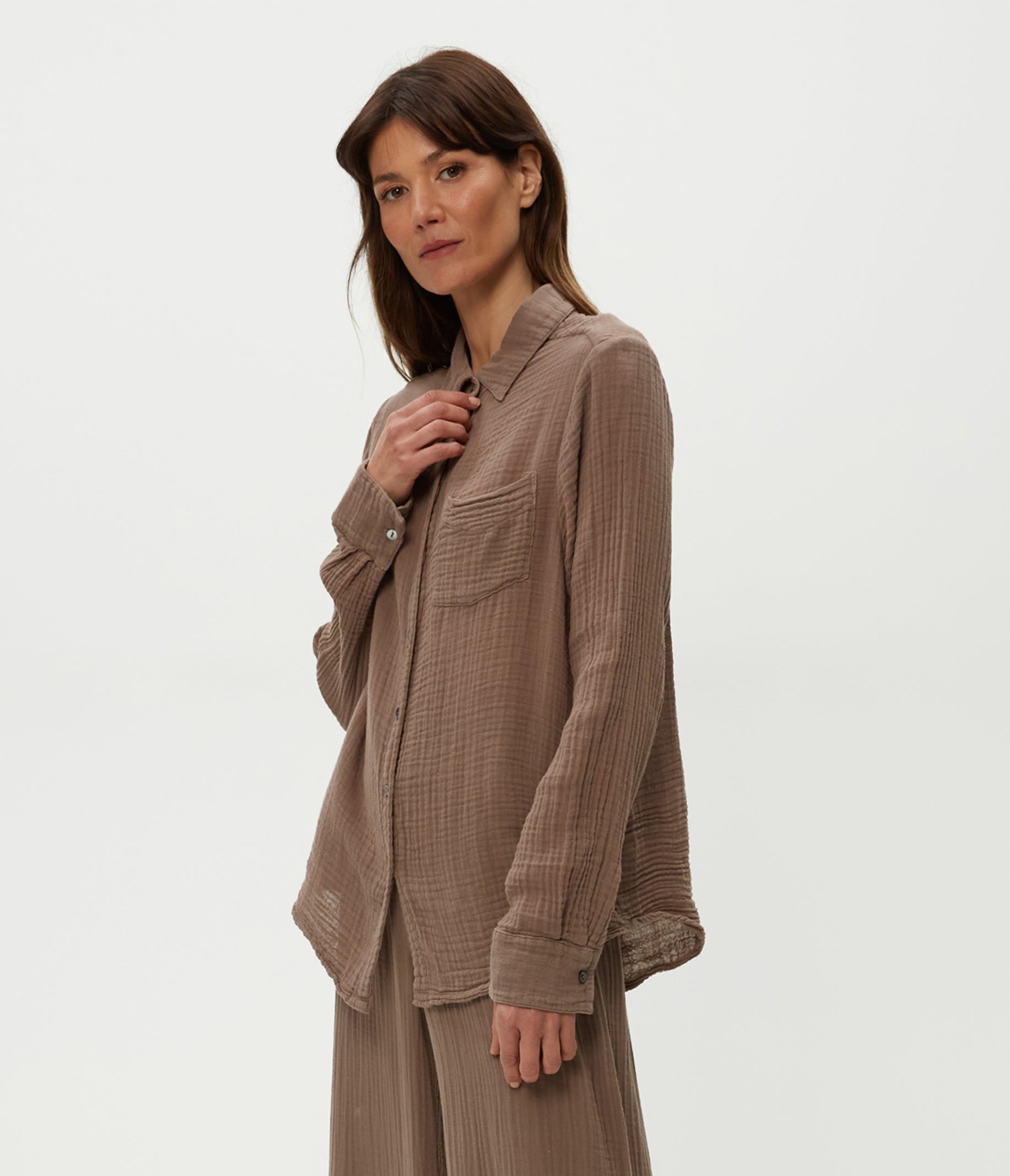 トップス BASERANGE Galu Shirt Mar Brown Tops | Basics in Natural and Recycled Fibers | Baserange
