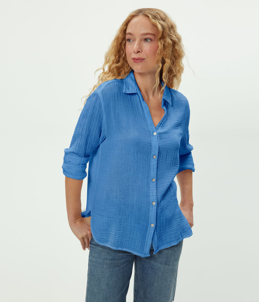 Leo Gauze Button Down Shirt in BABY BLUE Blue Close up View #BLUE RIBBON