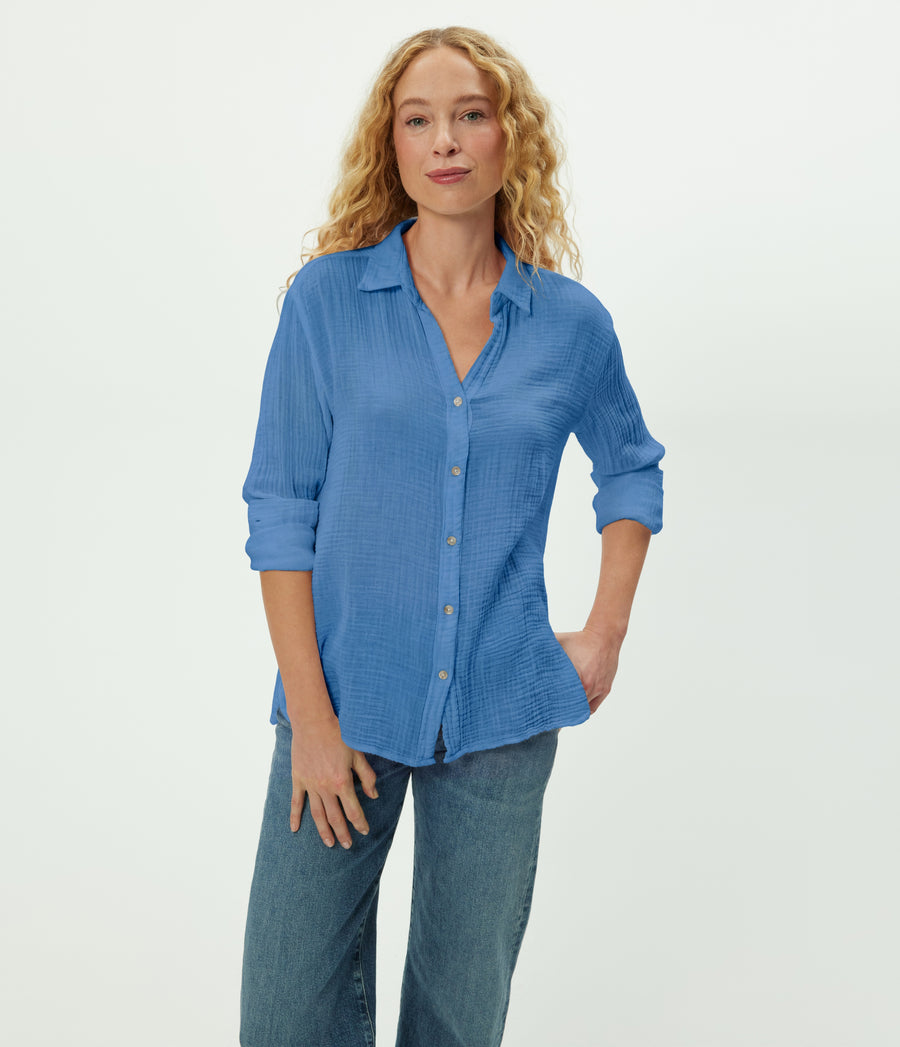 Leo Gauze Button Down Shirt in BABY BLUE Blue Close up View #BLUE RIBBON