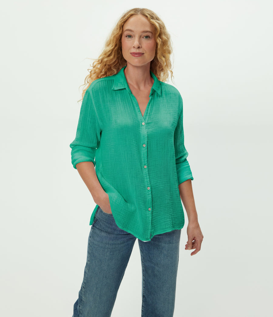 Leo Gauze Button Down Shirt in MALDIVES Green Close up View #MALDIVES