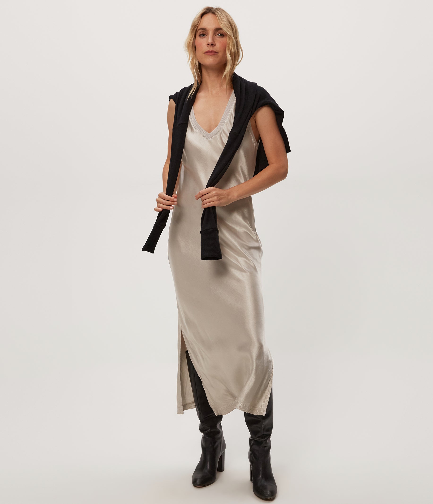 Michael Stars Randi V-Neck Midi in Cement - L Michael Stars Randi V-Neck Midi in Cement - L