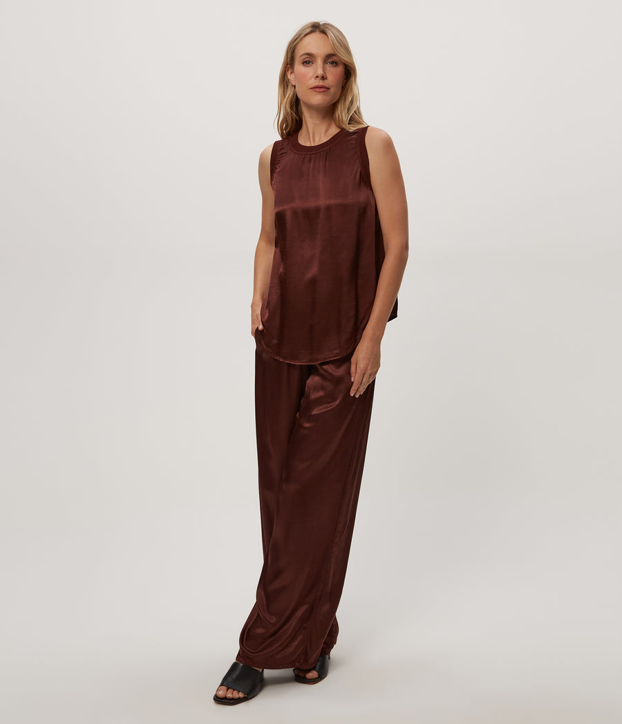 Petite Cyrus Pant in ESPRESSO Brown Close Up View #ESPRESSO