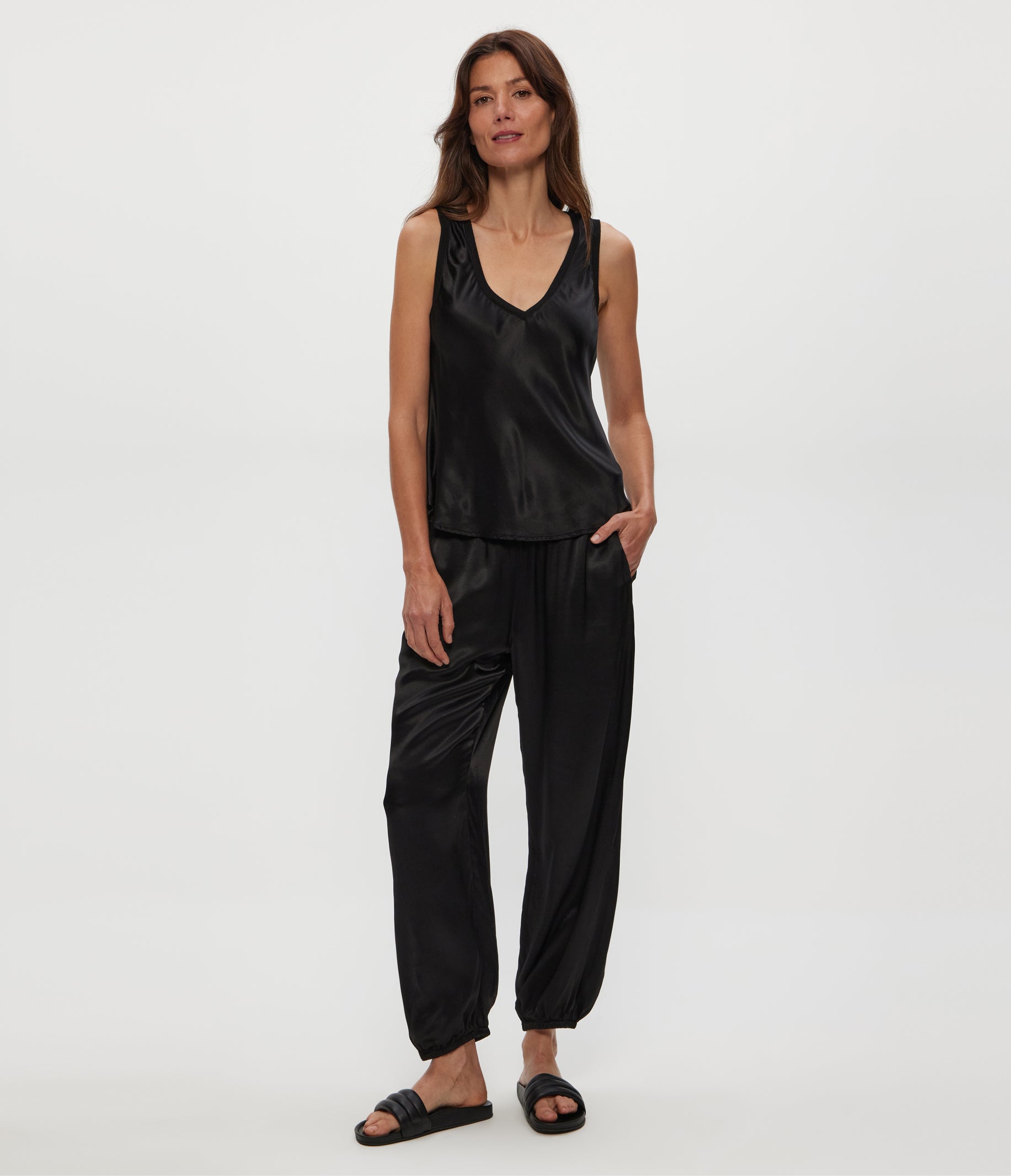 (取寄) マイケル スターズ レディース ハーラン クロップド V-ネック ティー Michael Stars women Harlan Cropped V-neck Tee Ocean Michael Stars Women's Harlan Cropped V-Neck Tee, Espresso at