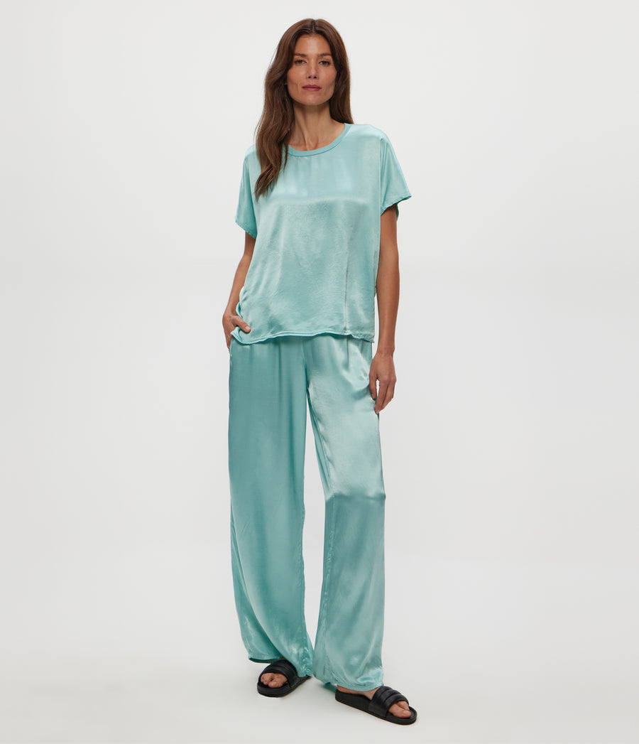 FLOW TEE in SERENE BLUE Full Body View #SERENE