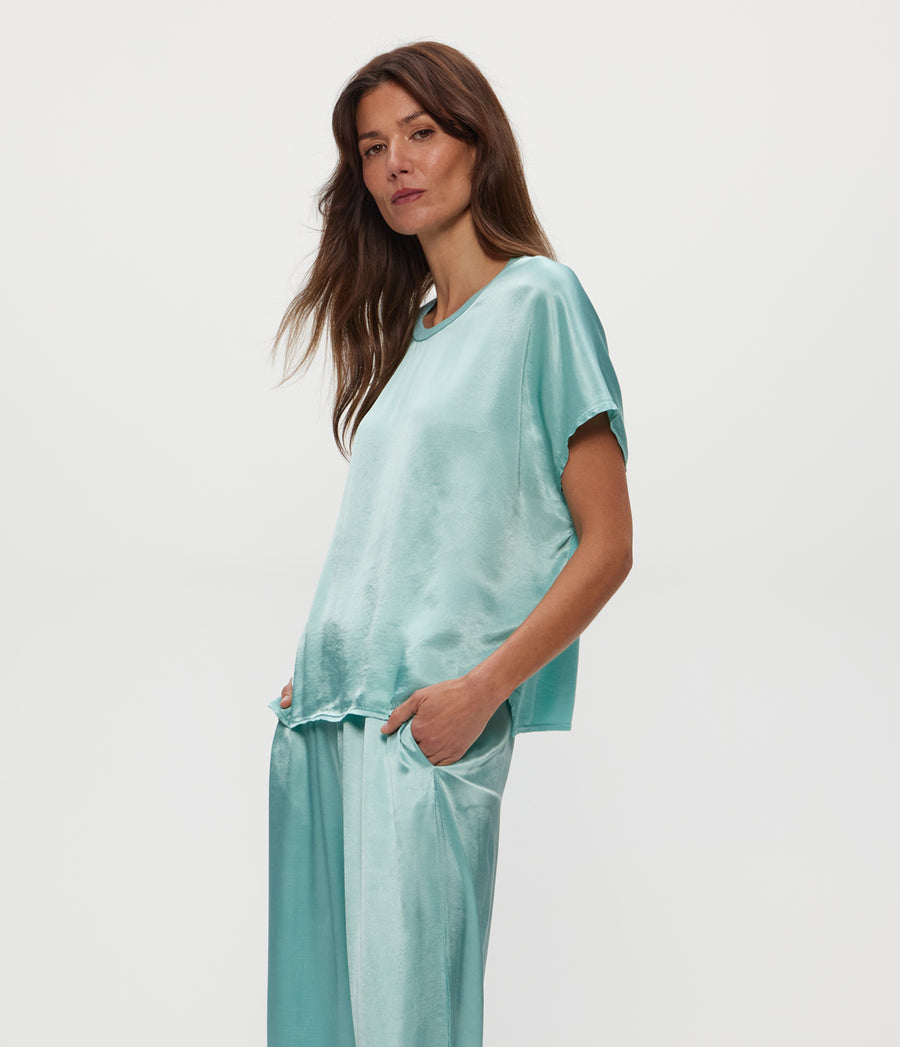 FLOW TEE in SERENE BLUE Side View #SERENE