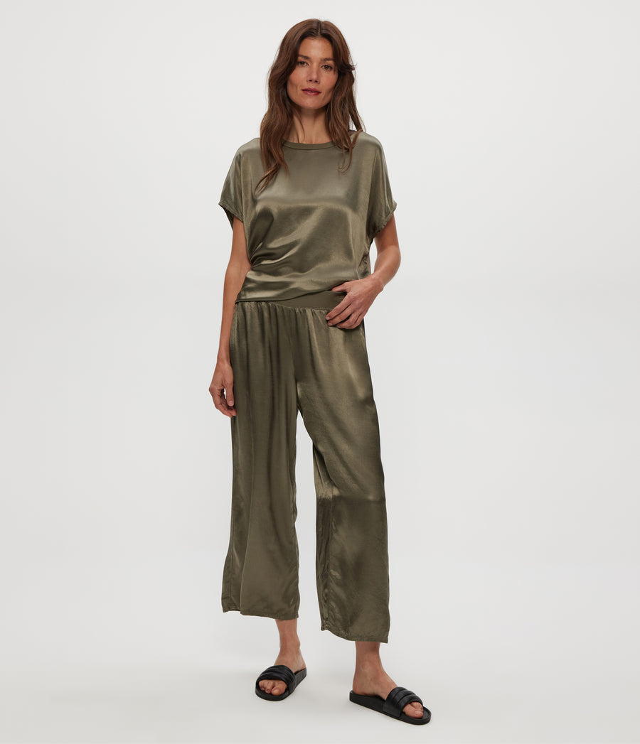 SACHA CROPPED PANT in Olive Green Close Up View #OLIVE
