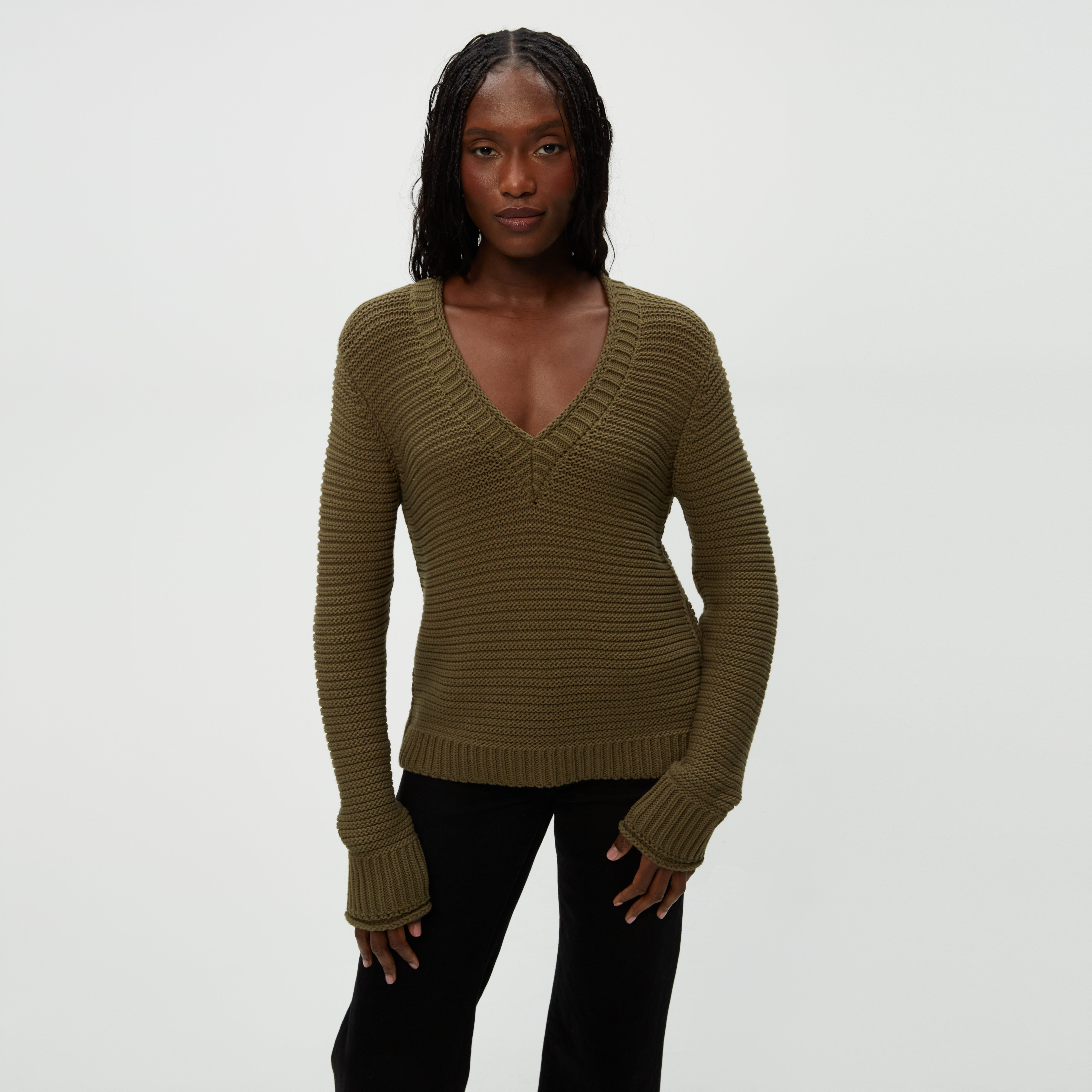 Linda V-Neck Pullover