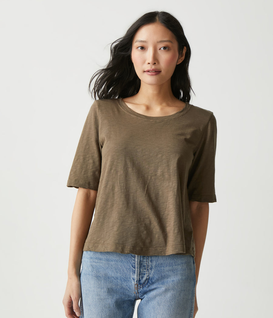 Dua Supima Tee in Dolma Green Close Up View #DOLMA